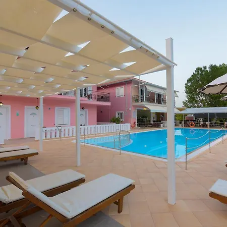 Ξενοδοχείο με διαμερίσματα Xenia